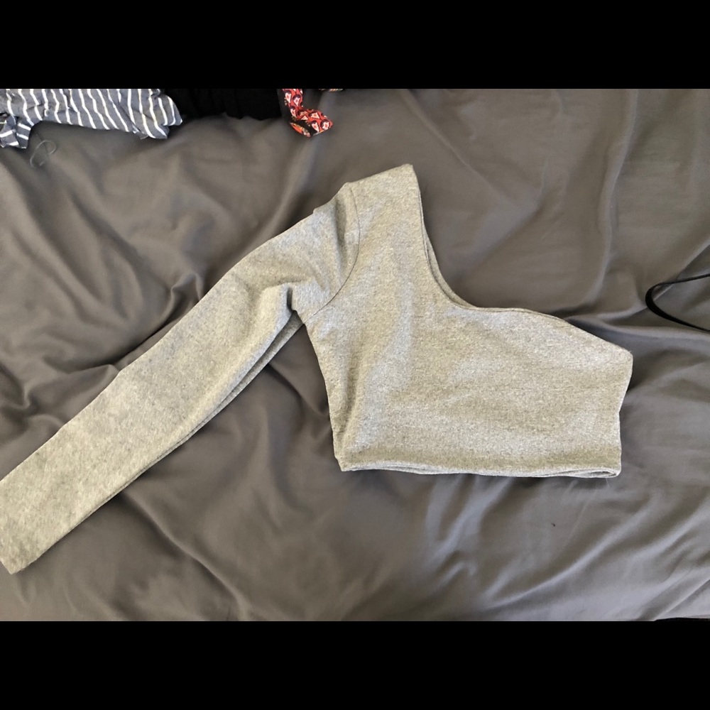 One arm long sleeve crop top